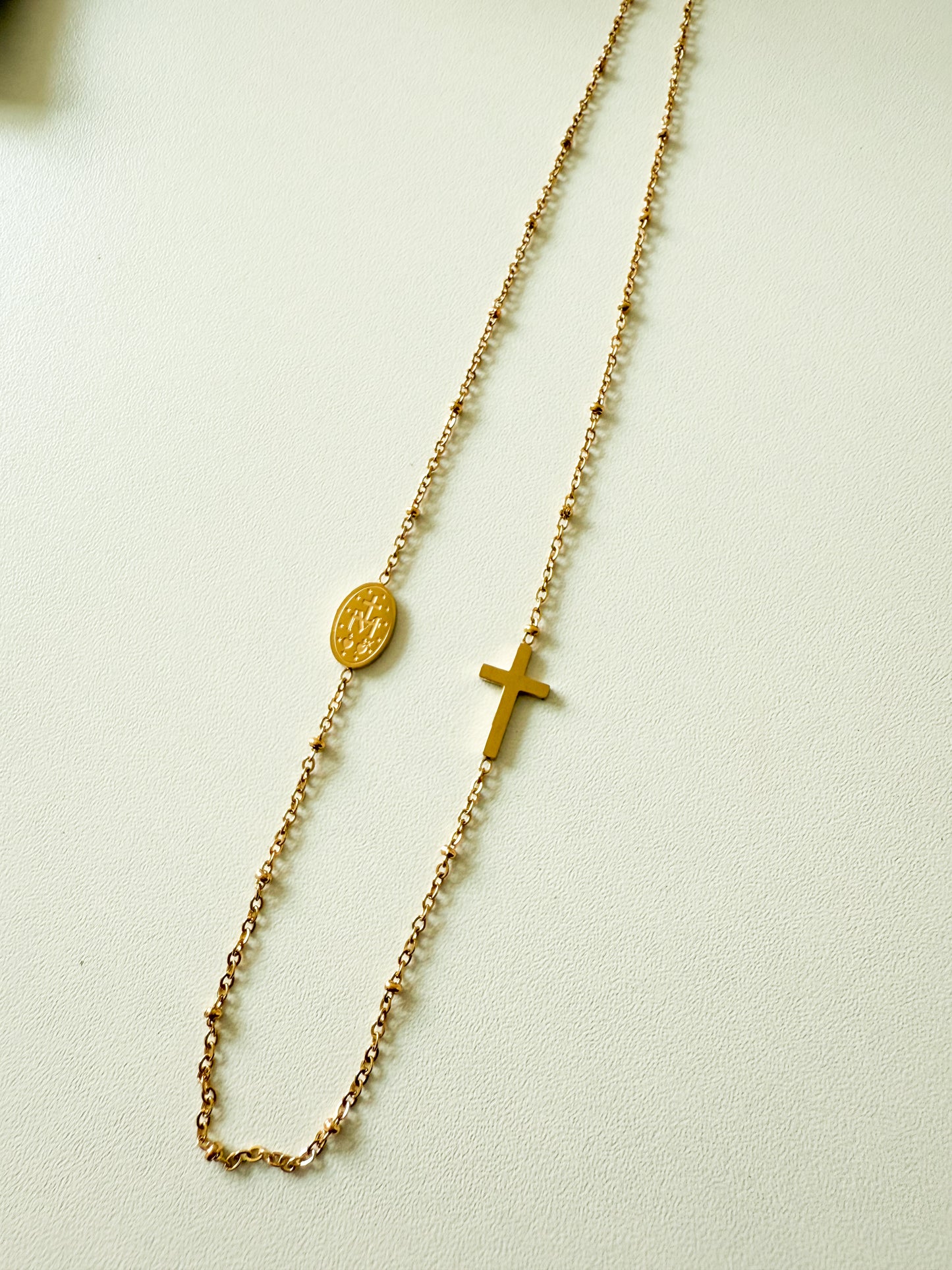 Cruz Necklace