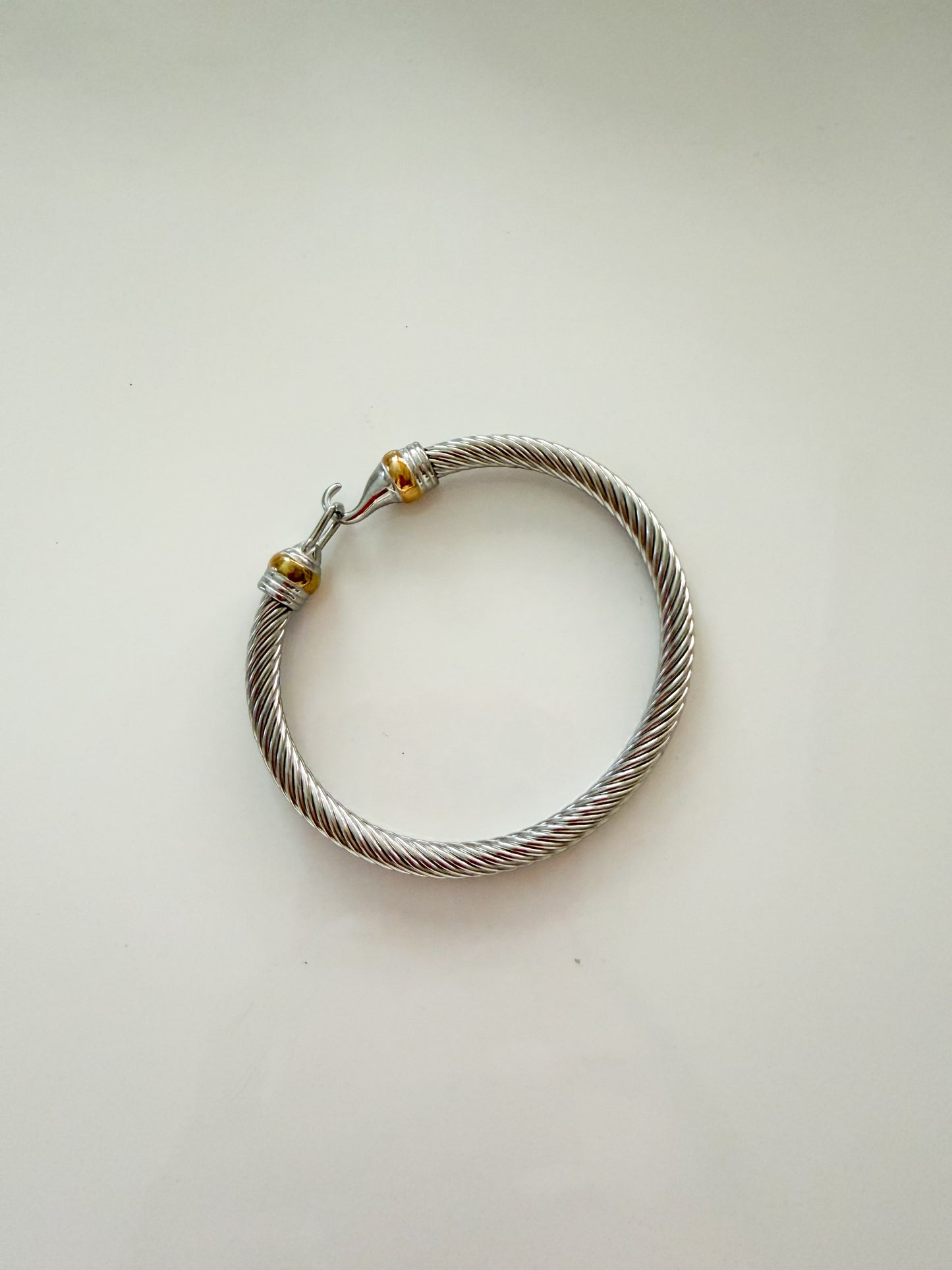 The Hook Bracelet