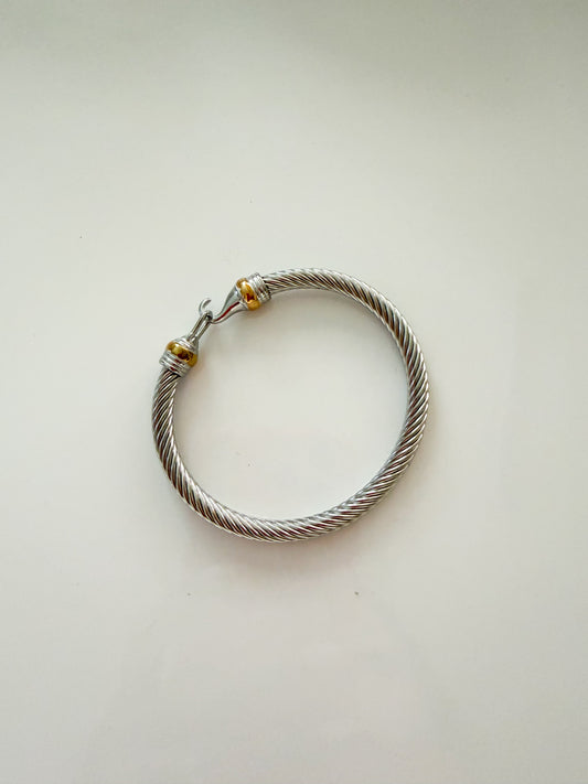 The Hook Bracelet